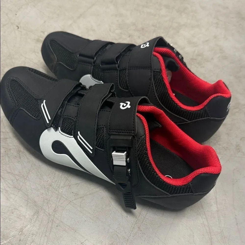Black and Red Cycling Shoes PELOTON Barely Worn Size 43 - BOX - Mens Size 10